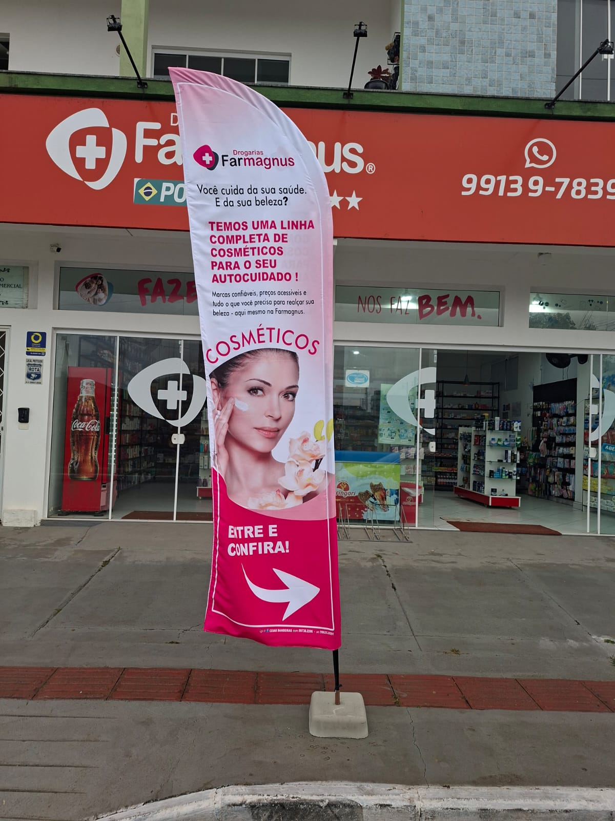 Bandeira windflag em uso comercial